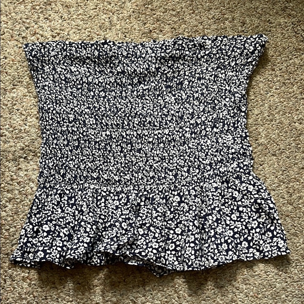 American Eagle Outfitters Black and White Floral Top